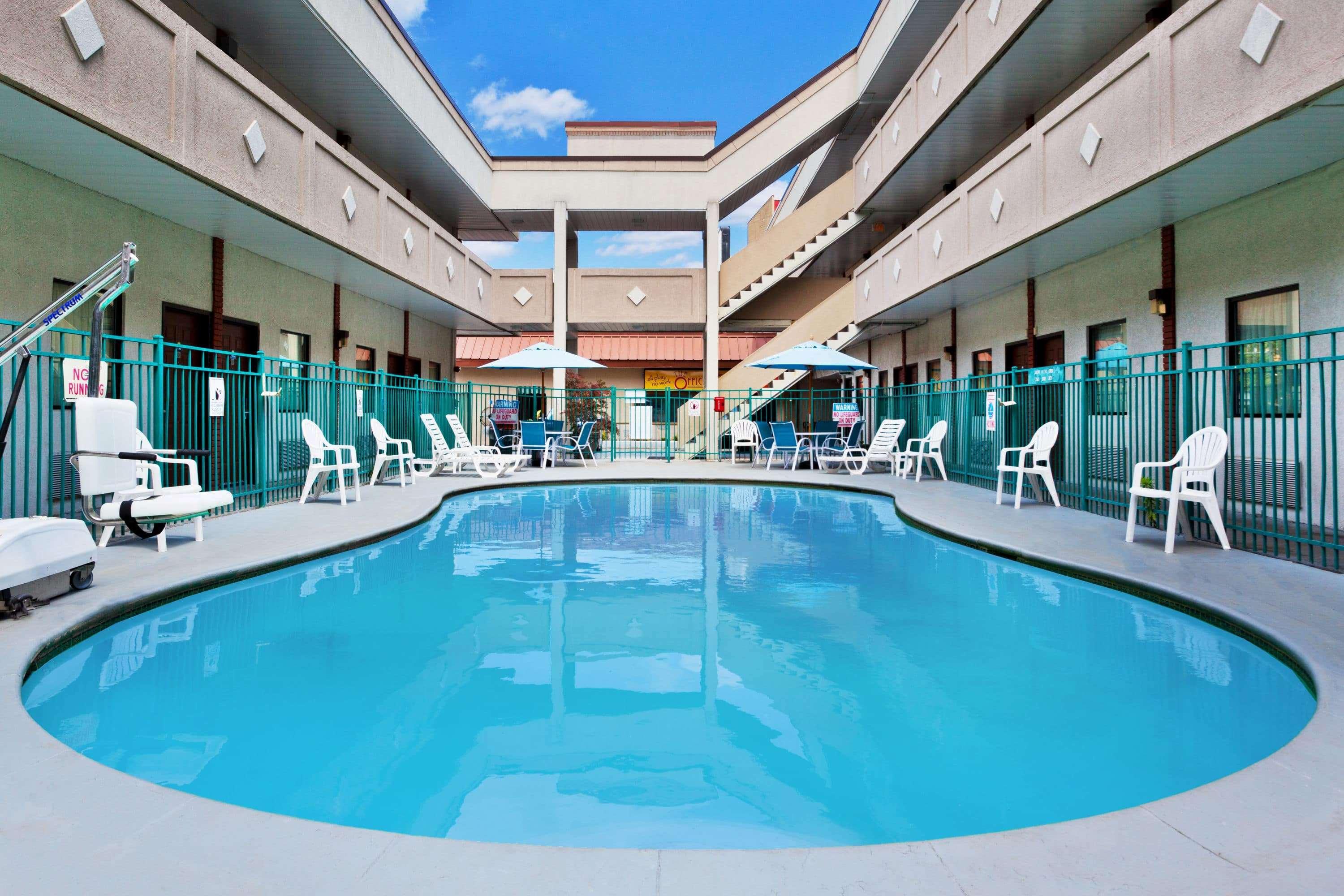 Hotel Bo, A Days Inn By Wyndham Chattanooga Downtown Extérieur photo