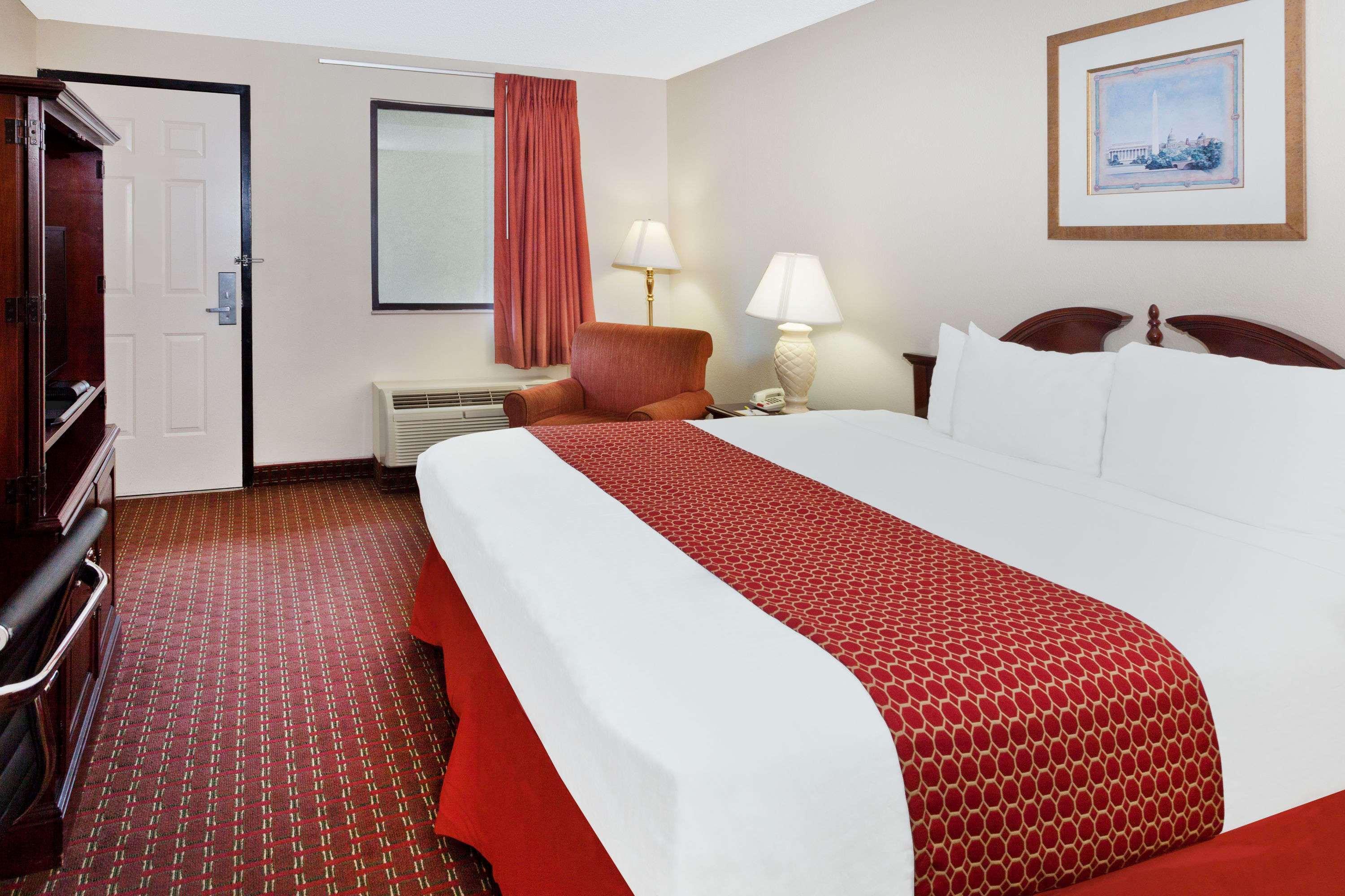 Hotel Bo, A Days Inn By Wyndham Chattanooga Downtown Extérieur photo